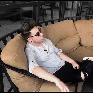 Meet your Posher, Christian